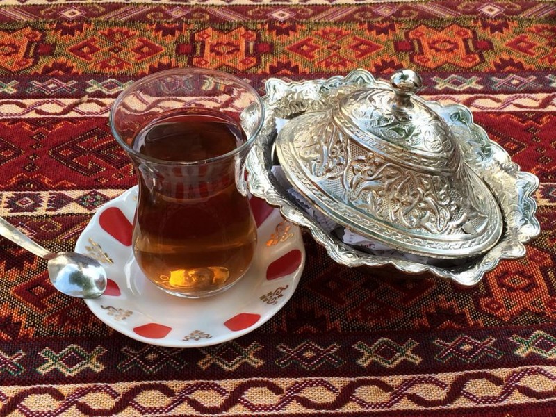 Tulipán formájú török teás pohár